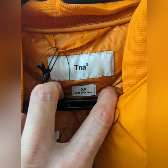 SOLD⭐⭐Sunstone orange quilted TNA jacket size xs perfect condition new with tags - Picture 4 of 5